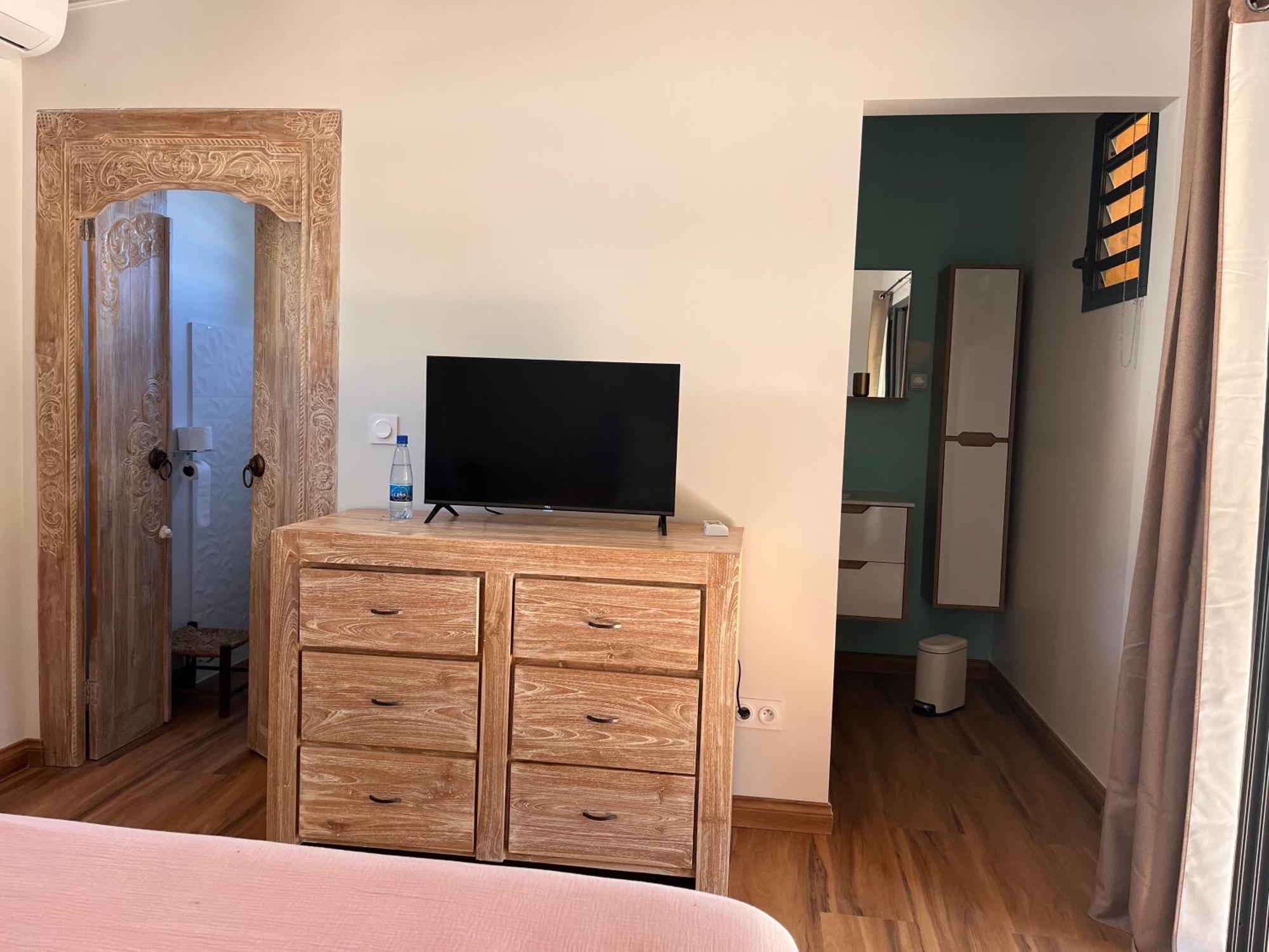 סן-לו Bungalow Leu Gadiamb מראה חיצוני תמונה